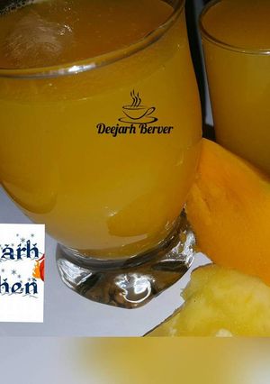A picture of Pineapple mango drinks.