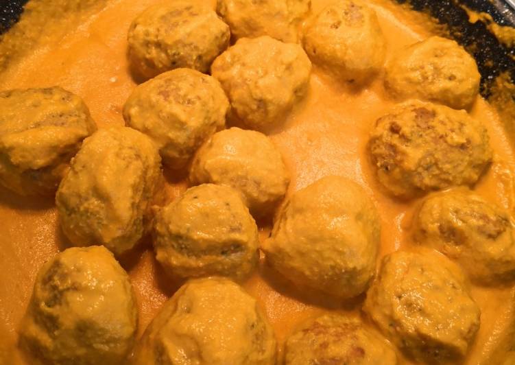 Albóndigas en salsa de almendra 😜!!