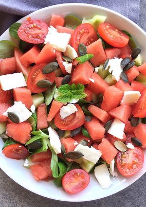 Une photo de Salade 🥗 d’été.Encore mâche et feta pour finir le reste #antigaspillagealimentaire