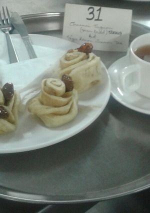 A picture of Cinimum tingmo (dumpling) with ginger lemon cinimum tea.