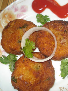 #சர்க்கரை வள்ளிக் கிழங்கு கட்லெட் (SarkaraiValli Kilangu Cutlet Recipe In Tamil) செய்முறை முக்கிய புகைப்படம்