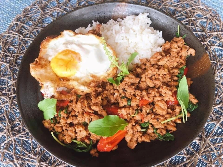 Easy Steps to Prepare Recipes 🧑🏽‍🍳🧑🏼‍🍳 Thai Holy Basil Stir-Fry Recipe (Pad Krapow) |ThaiChef food the Can Spoil the Tongue Tasty.