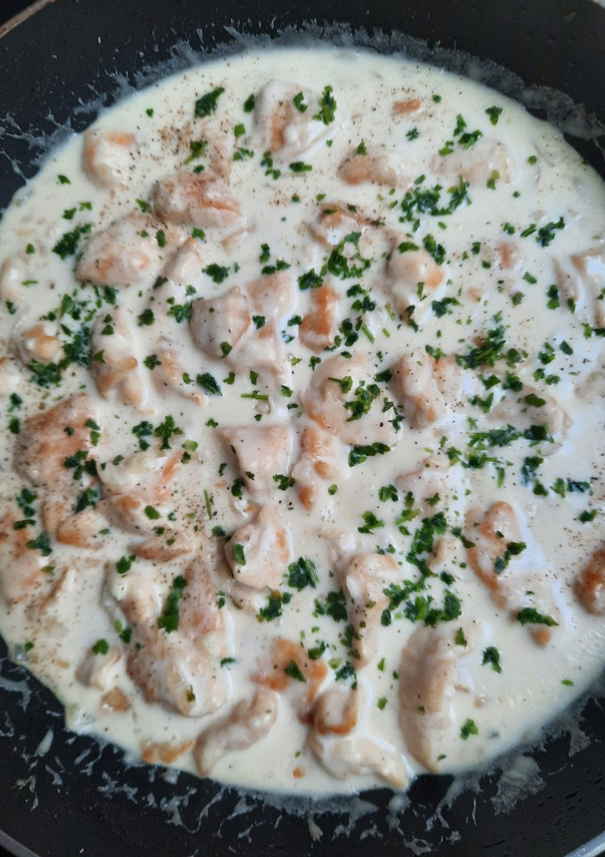 Una foto de Pechugas de Pollo en salsa de Queso
