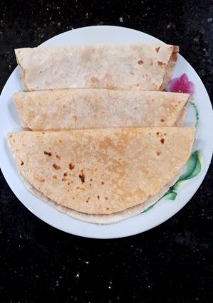 রুটি (Roti recipe in Bengali) রেসিপির প্রধান ছবি