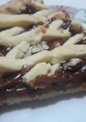 Una foto de Pasta frola de dulce de leche y nueces😋
