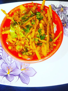 मूंगा आलू मटर की सब्जी (moonga aloo matar ki sabzi recipe in Hindi) रेसिपी मुख्य फोटो