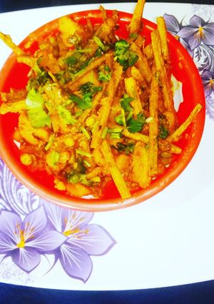 मूंगा आलू मटर की सब्जी (moonga aloo matar ki sabzi recipe in Hindi) रेसिपी मुख्य फोटो