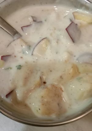 A picture of Apple Raita.