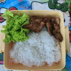 รูปของ Bekal anak nasi ayam tepung