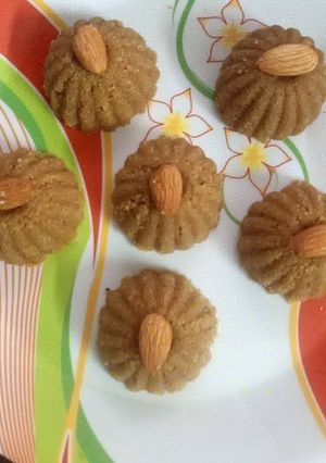 Churma na Laddu રેસીપી મુખ્ય ફોટો