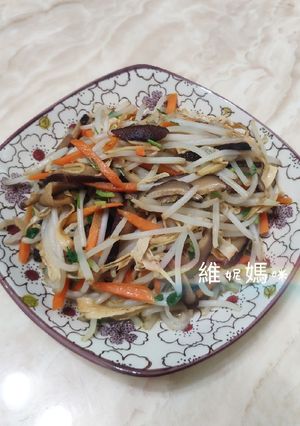 銀牙炒三絲 的食譜成品照片