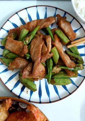 Hình của món Đậu bắp xào thịt heo.