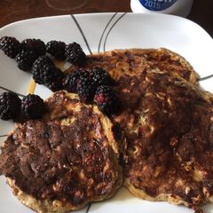 A picture of Banana egg oat pancake.