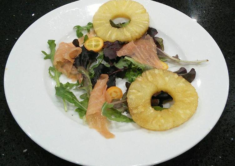 Recipe of Speedy Smoked Salmon and Pineapple Salad