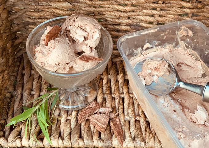 3 ingredient Creamy Chocolate Ice-cream 🍫🍦