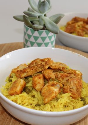 Une photo de Poulet tandoori et son riz à l’indienne