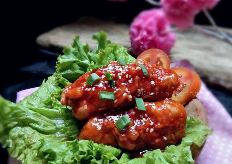 Langkah Mudah untuk Menyiapkan Korean spicy chicken wings, Lezat Sekali