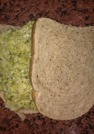 Una foto de Sándwich saludable de brócoli