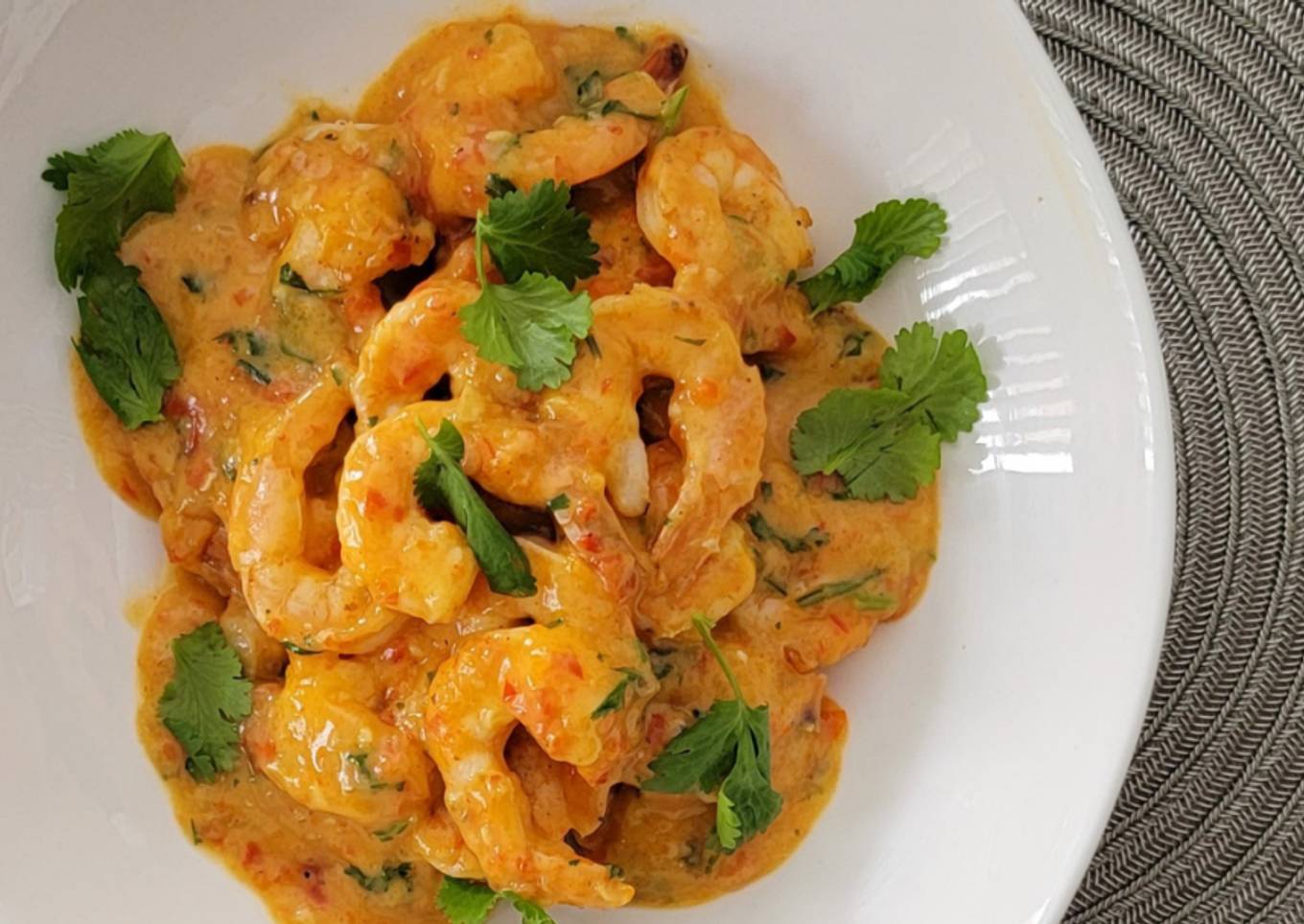 Garlic Shrimp with Creamy Coconut Sauce