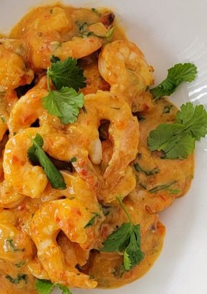 A picture of Garlic Shrimp with Creamy Coconut Sauce.