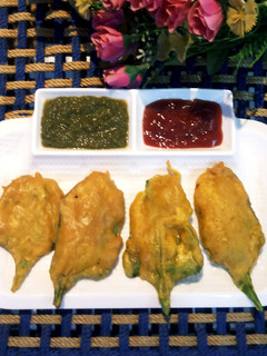 पालक के पकौड़े (Palak ke pakode recipe in Hindi) रेसिपी मुख्य फोटो