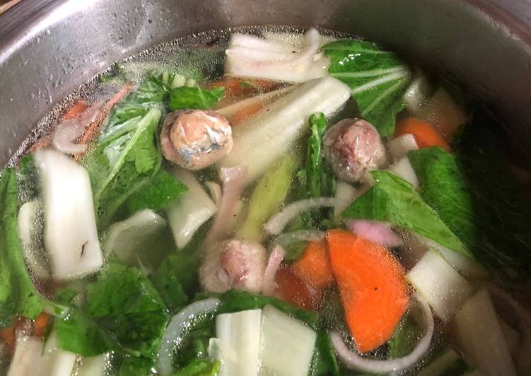 Langkah Mudah untuk Menyiapkan Sup sawi putih dengan bebola ikan, Sempurna