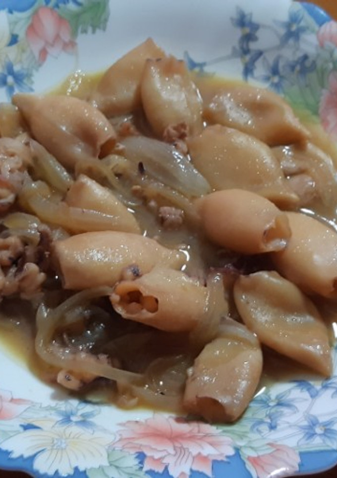 Una foto de Chipirones encebollados