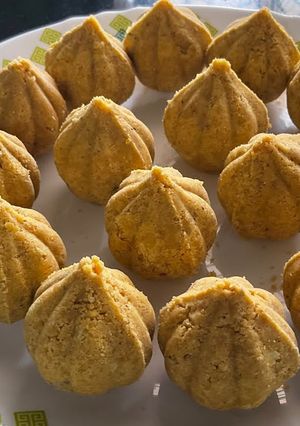 A picture of Gud Besan modak recipe.