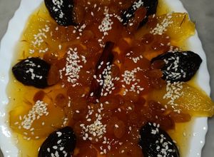صورة لوصفة طاجين حلو بالتفاح 🍎 والفواكه المجففة