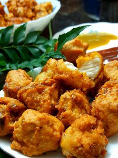 চিকেন পকোড়া(Chicken pakoda recipe in bengali) রেসিপির প্রধান ছবি