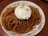 Pasta con Ajo Negro y Burrata