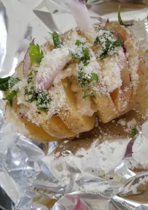 A picture of Garlic Parmesan Hasselback Potatoes.