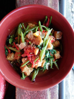 Foto resep Tumis kangkung, tempe pedas manis