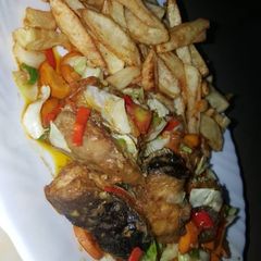 A picture of Dankali with fish and veg.