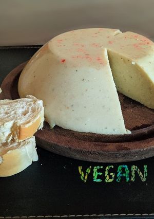 Una foto de "Queso" de garbanzos, apto vegano 🌱