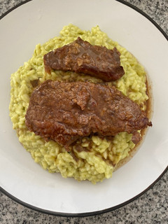 Una foto de Risotto pesto con picana al ajo