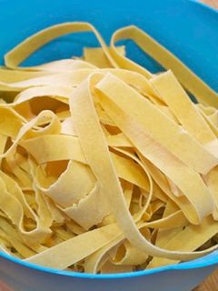 Una foto de Fideos Caseros al Romero