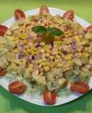 Ensalada con tortilla, pavo y crema cheddar 