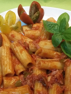 Una foto de Macarrones en salsa agridulce