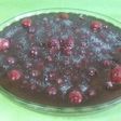 Tarta chocoflan con frutos rojos