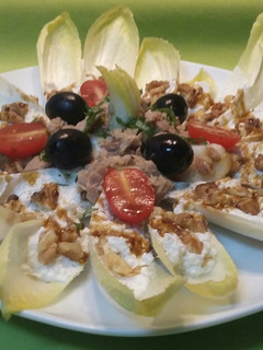 Una foto de Endibias con ricotta y nueces