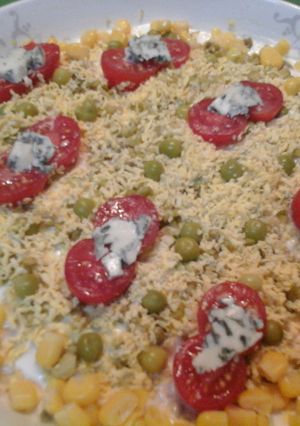 Una foto de Ensaladilla de atún y cherry con cabrales 