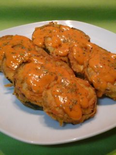 Una foto de Berenjenas rebozadas con salmorejo
