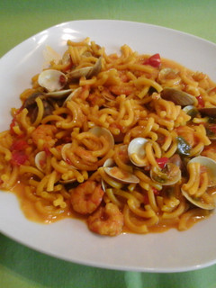 Una foto de Fideos a la marinera