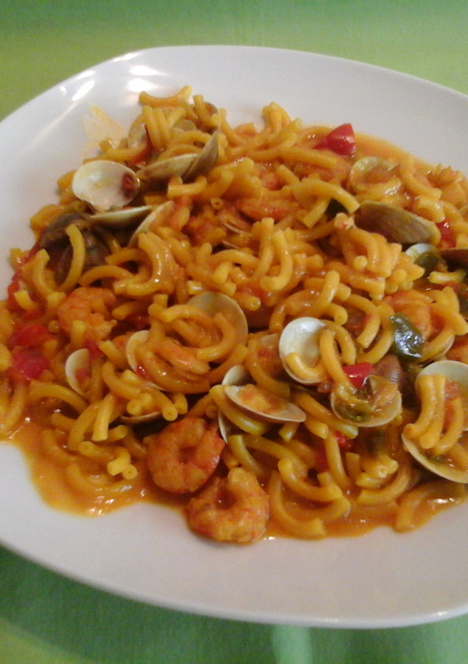 Una foto de Fideos a la marinera