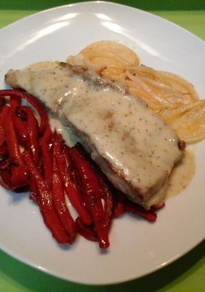 Una foto de Costillar con mostaza y miel