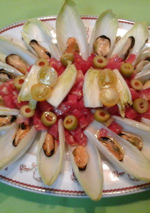 Una foto de Endibias con mejillones 