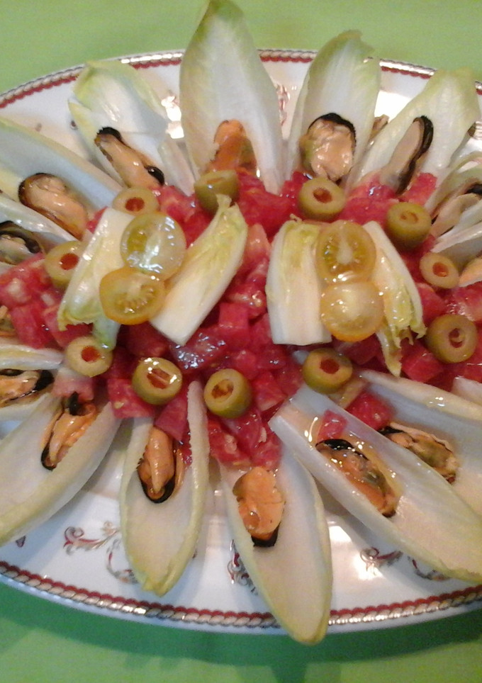 Una foto de Endibias con mejillones 