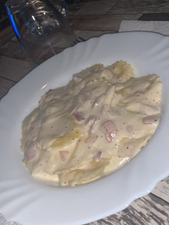 Una foto de Lunette cacio e pepe
