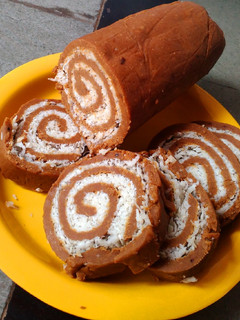बिस्कुट स्विस रोल (Biscuit Swiss roll recipe in hindi) रेसिपी मुख्य फोटो